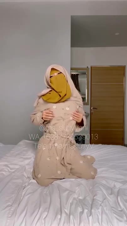 Msslutty Hijab Kuning Colmek Dildo Di Kamar Hotel
